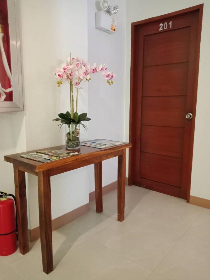 The Wharf Transient Hotel Batangas ภายนอก รูปภาพ